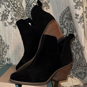 TOMS Black Textured Ankle Booties